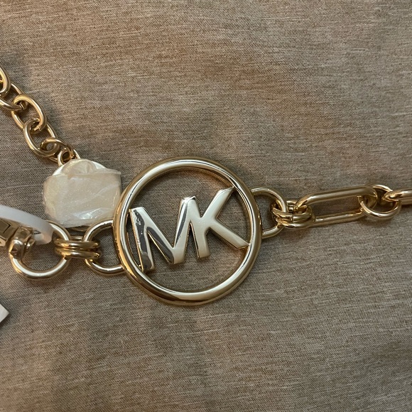 MICHAEL KORS Belt Gold size S/M
MK Logo Stainless Steel Metal Clip
Chain NEW! - Picture 2 of 6